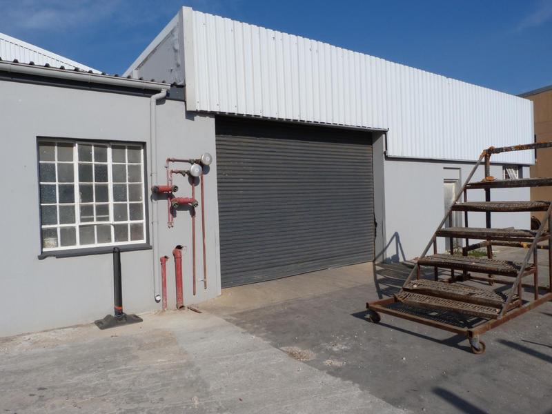 To Let commercial Property for Rent in Neave Industrial Eastern Cape